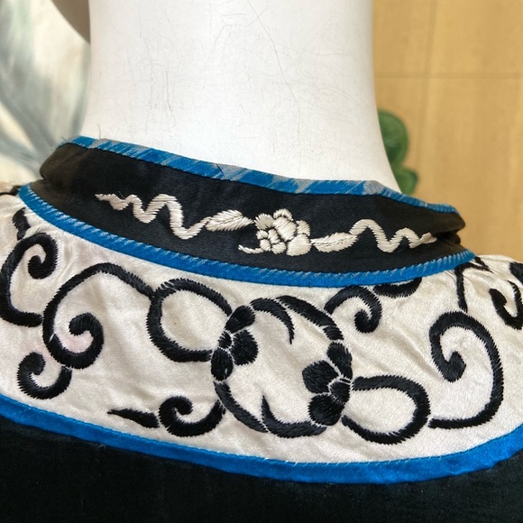 Antique silk Chinese Asian hand embroidered jacket robe chinoiserie - Picture 15 of 15